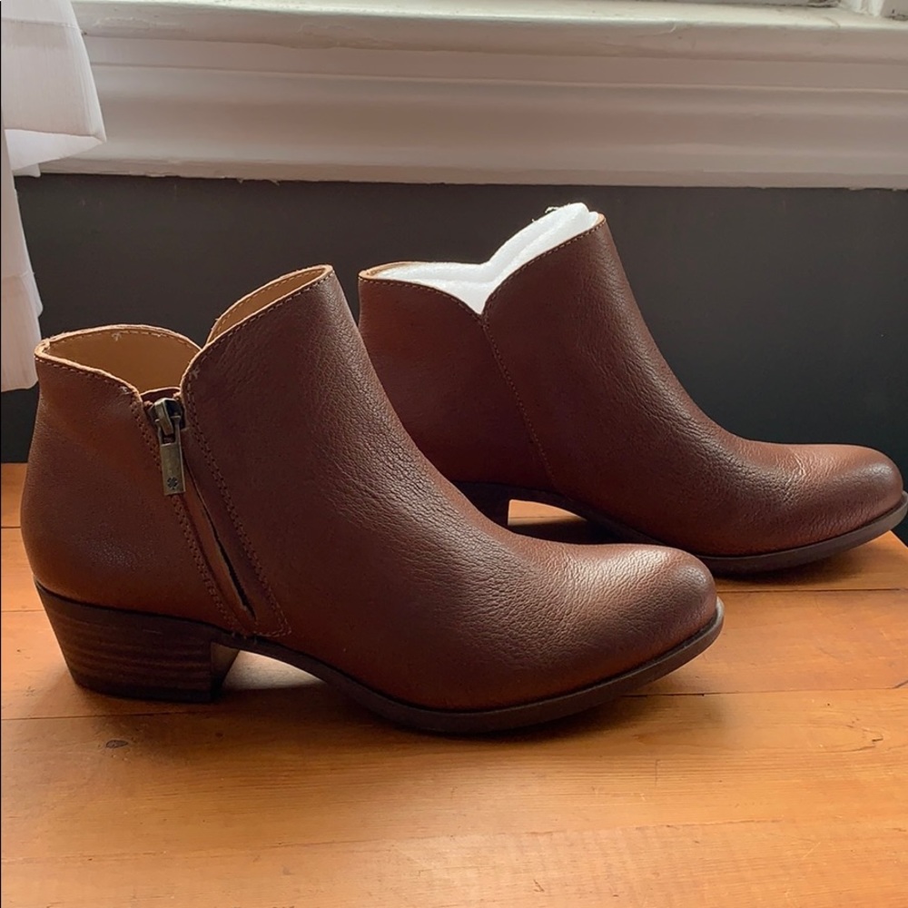 New Lucky Brand brown booties 7.5